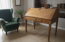 Bureau de pente ancien en