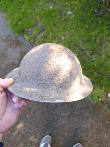 Casque militaire - militaire.,
