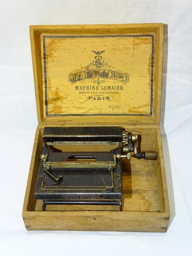 Ancienne petite machine - -ancienne,
