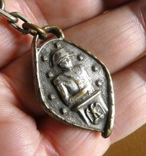 Ancien porte clé métal Napolèon Bonaparte Caporal Empereur Carte Corse Maure.