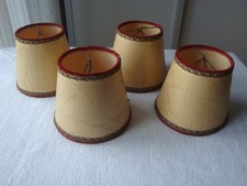 Lot de 4 anciens petits abat jour  avec galon a pince