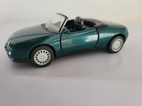 Alfa roméo spider - alfa, vert