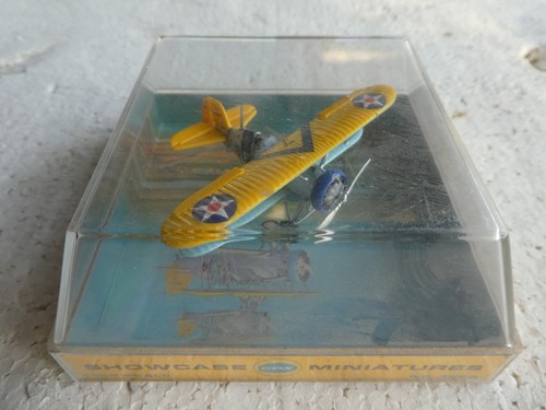 Avion metal miniature - metal,