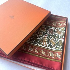 Foulard en soie HERMES Carre