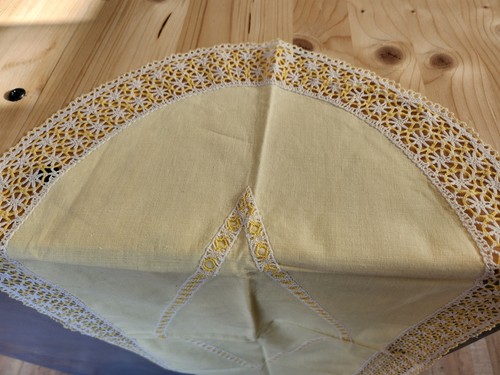 Long napperon vintage jaune