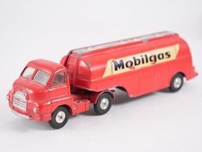Corgi n° 1110 Big Bedford tractor unit MOBILGAS camion citerne