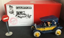 GASTON dans sa voiture Pixi