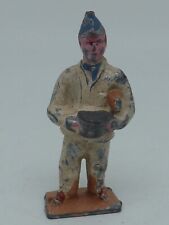 ANCIEN SOLDAT EN METAL PLOMB OU ALU ? EN TENUE DE CORVEE