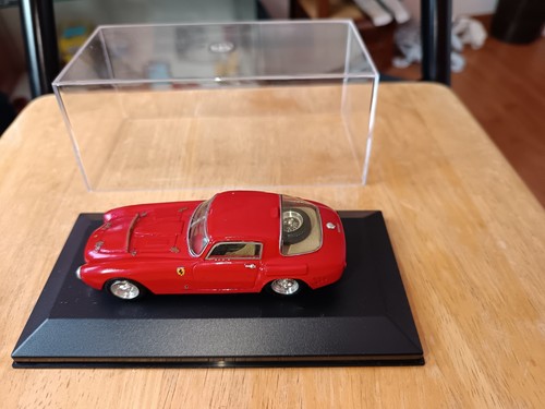Miniature ferrari top - miniature,
