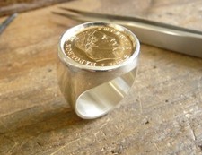 Chevalière argent massive ronde avec 5 Francs or Napoléon