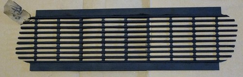 Grille latérale capot - latérale,