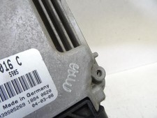 Calculateur moteur VOLKSWAGEN