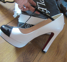 escarpins talons hauts cuir