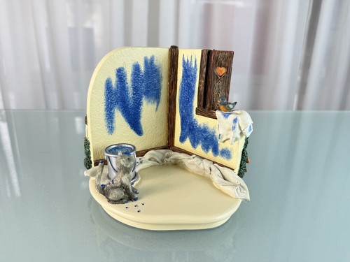 Hummel figurine display - hummel,