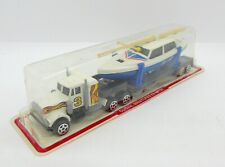 38086 GUISVAL / SPAIN / TRUCK SEMI TRAILER US WITH BLUE SAILBOAT 1/87
