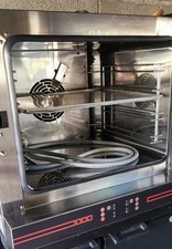 Four à air pulsé et vapeur