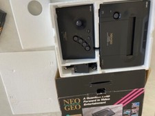 console neo geo aes boite jap matching avec un jeu