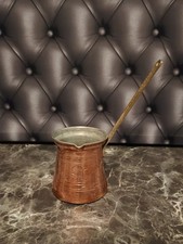 ancienne cafetière en cuivre, café turc, avec manche en laiton