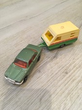 Ancienne Mercedes 450 SE avec