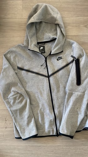 Sweat pull capuche - à,