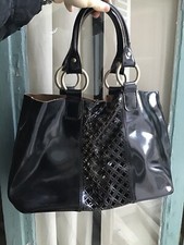 Sac à main en cuir noir