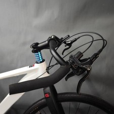 Guidon à Deux Roues, Barre