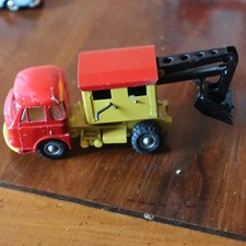 Camion pelle pelleteuse grue