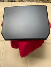 Plateau tournant TV en bois.