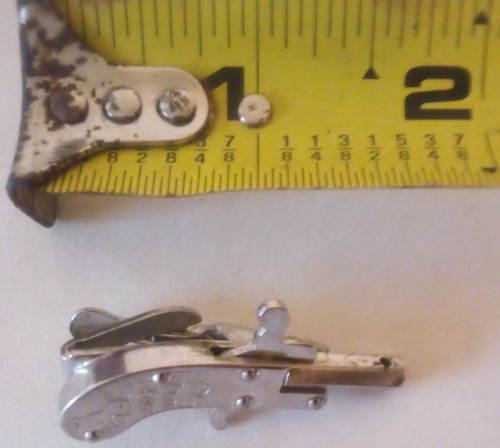 Vtg pin fire - fire, clip