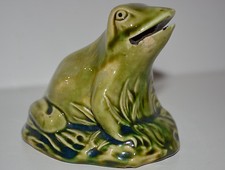 ANCIENNE BARBOTINE TIRELIRE A CASSER LA GRENOUILLE ONNAING ref AP33