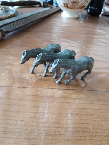 Lot figurines chevaux - 3,