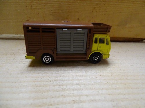 Camion bétaillère mercedes - camion,
