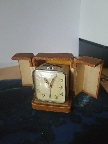 Ancien petit réveil