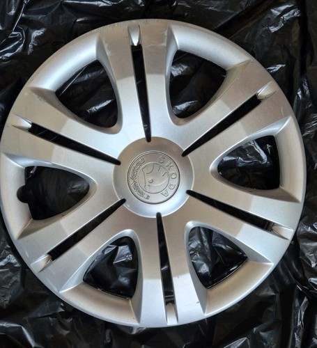 Enjoliveur skoda fabia - un,
