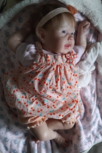Joli bébé reborn souriante - bébé,