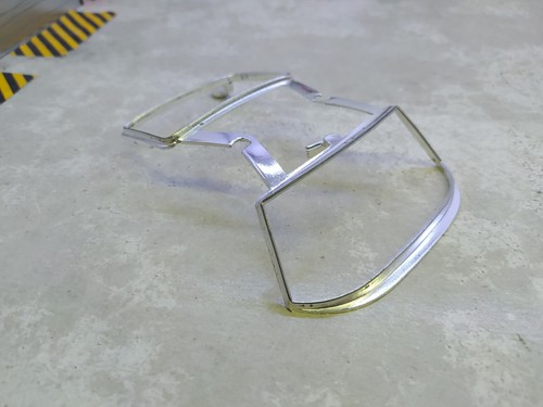 Contour vitre chrome - contour,
