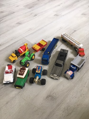 Lot anciens camions - lot,