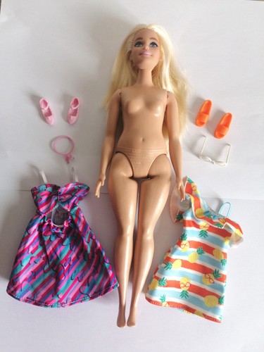 Poupée barbie ronde - ronde, et