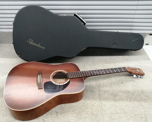 Guitare acoustique ancienne