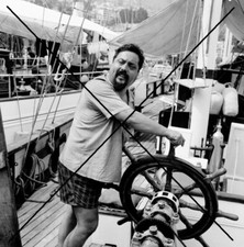 PHOTO DE ALAIN BOMBARD