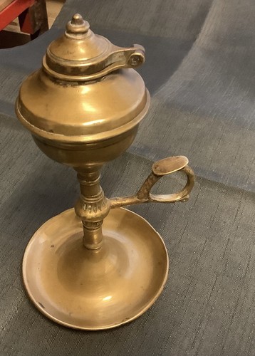 Ancienne lampe huile en - à,