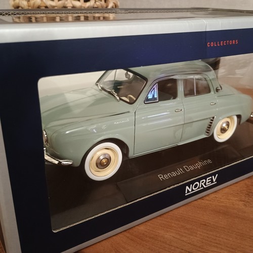 Renault dauphine bleu azur - renault,