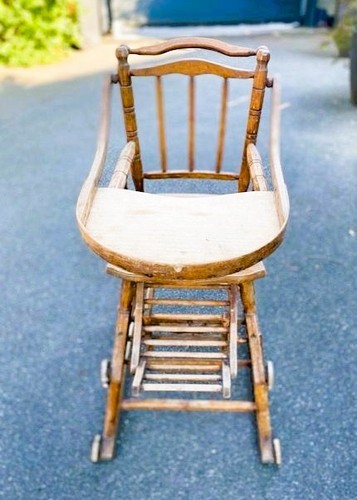 Ancienne chaise haute - , d'enfant