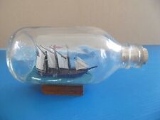 PETIT BATEAU DANS BOUTEILLE UNE EN VERRE - MAQUETTE -MARINE -VINTAGE -COLLECTION