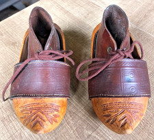 Ancienne paire sabots enfant