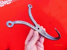 ancien crochet en fer forgé