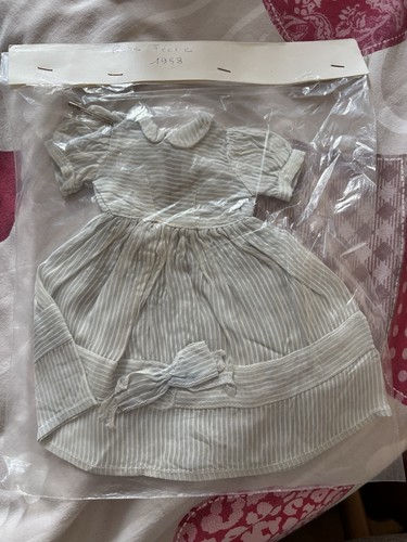 Vêtements pour poupée