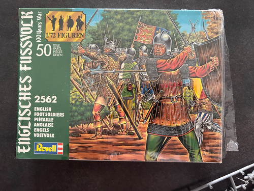 Figurines moyen age - moyen,