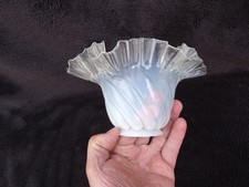 ancienne tulipe verre opaline
