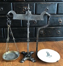 rare balance à trébuchet en